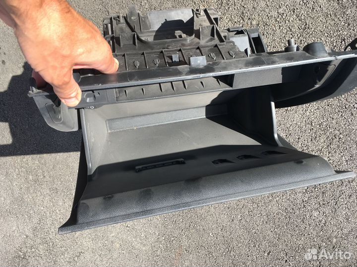 Бардачок VW Tiguan 2 с 2017 года