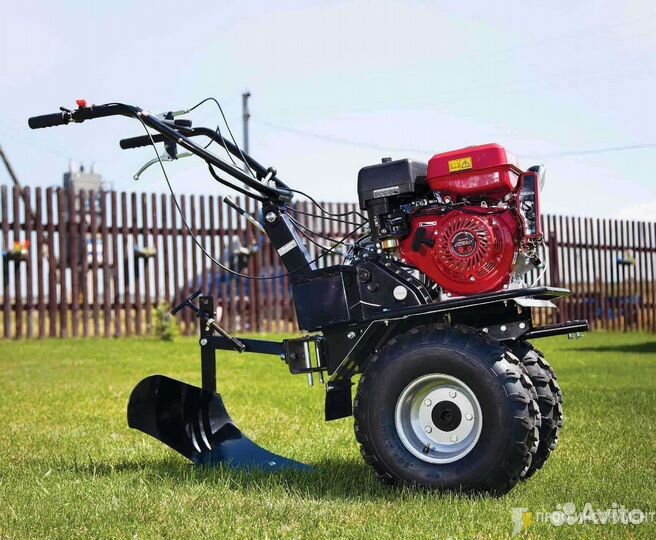 Покос травы, культивация земли, удаление порослей