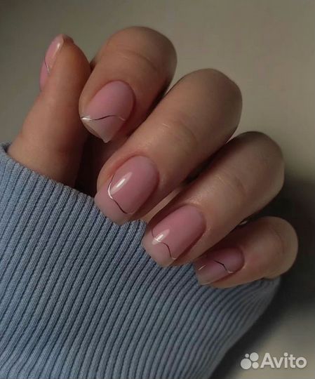 Модель на маникюр