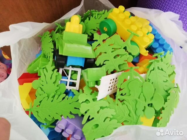 Конструктор и светящийся трек с машинками