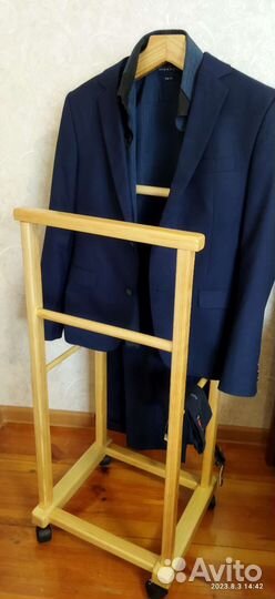 Вешалка напольная деревянная
