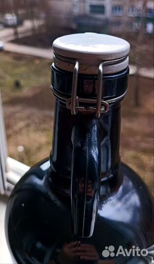 Фирменная бутыль De Bassus