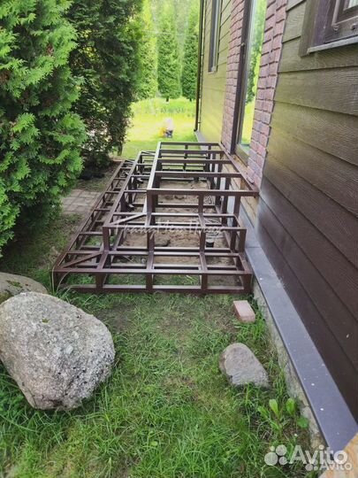 Крыльцо-трапеция металлическое