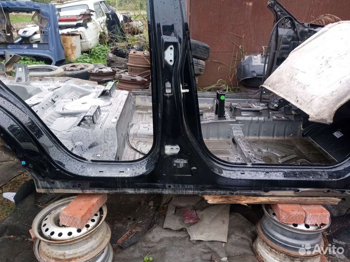 Стойка порог правый Geely Coolray SX11