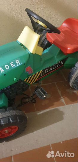 Трактор детский с педалями