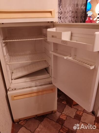 Холодильник бу stinol