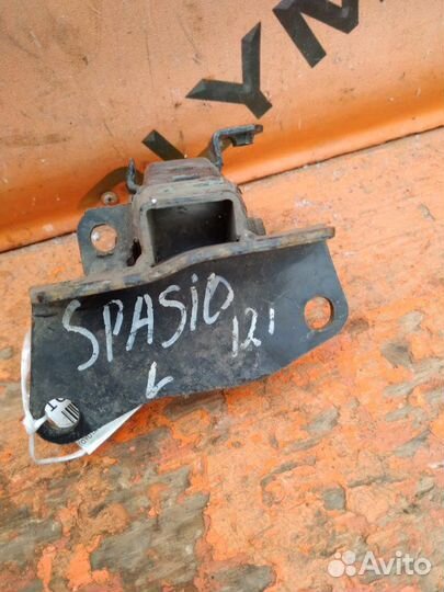 Подушка двс левая Toyota Corolla NZE121 1NZ-FE