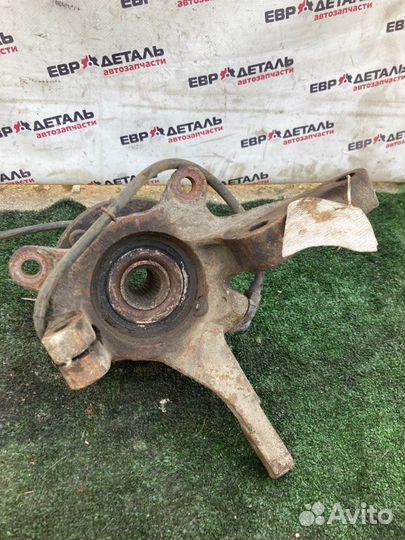 Кулак поворотный передний правый Mitsubishi Lancer