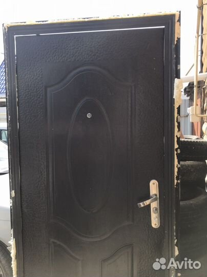 Дверь входная металлическая