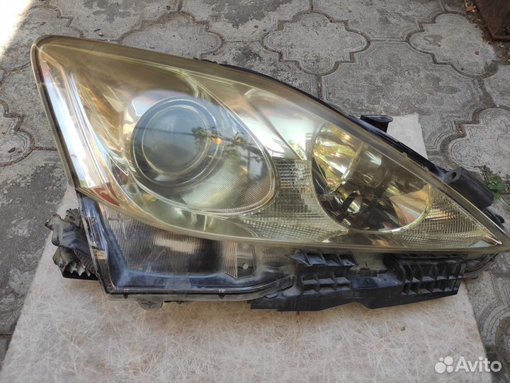Фара правая lexus is 250