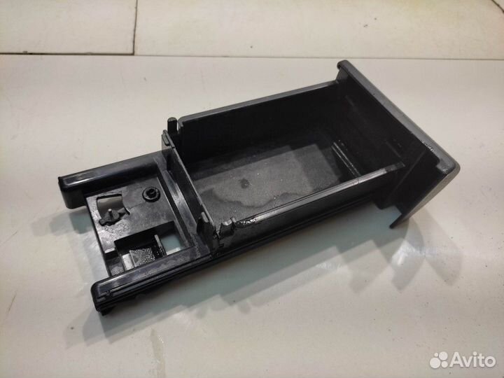 Подстаканник(левый) (Toyota Hilux viii)