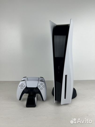 Sony PlayStation 5 с 2 Геймпадами