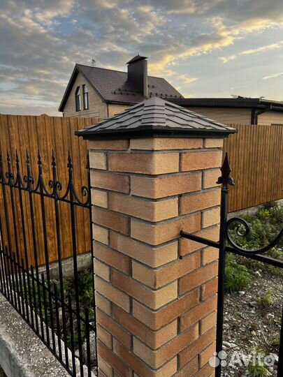 Колпаки на столбы забора 1,5х1,5 кирпича