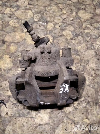 Суппорт тормозной передний правый Renault Sandero