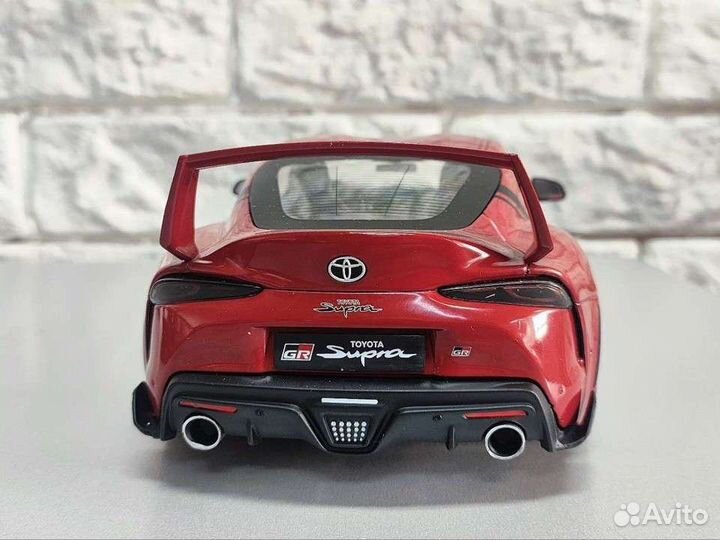 Toyota GR Supra Streetlighter 1:18 solido