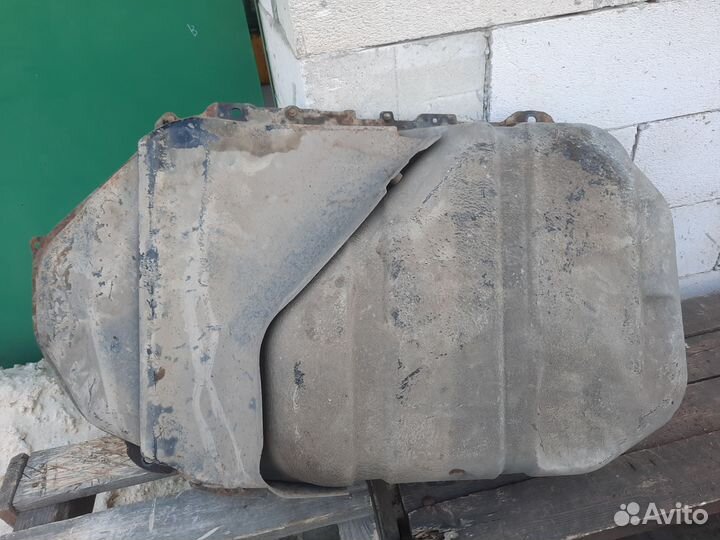 Топливный бак lancer 9