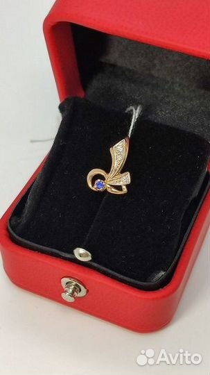 Золотые серьги с бриллиантом