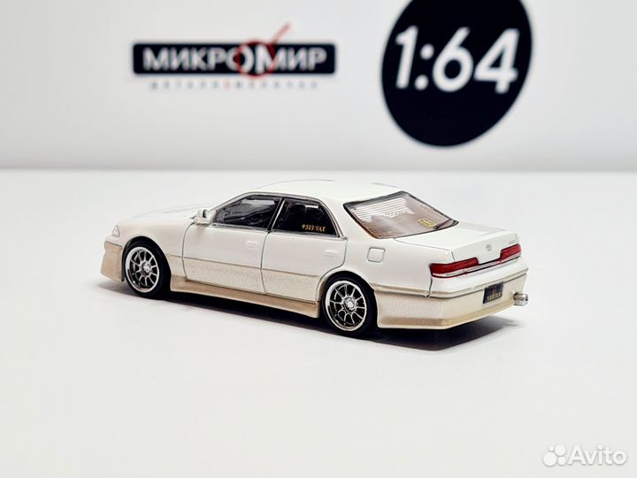 Модель Tarmac 1/64 Toyota Mark II Белый