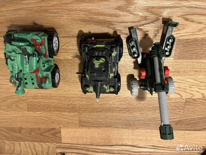 Детские военные игрушки солдатики роботы танки