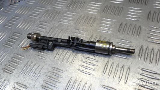 Форсунка бензиновая BMW 5 F10/F11 (3BA12B702)