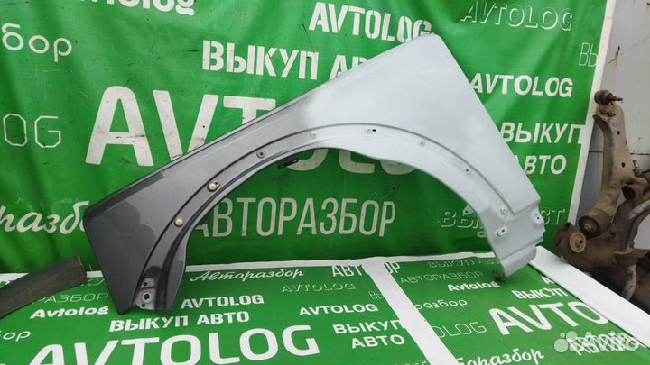 Крыло переднее левое Land Rover Discovery 4
