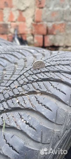 Goodyear Vector 4Seasons 195/65 R15