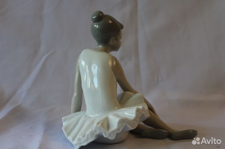 Фарфор статуэтка NAO Девочка балерина