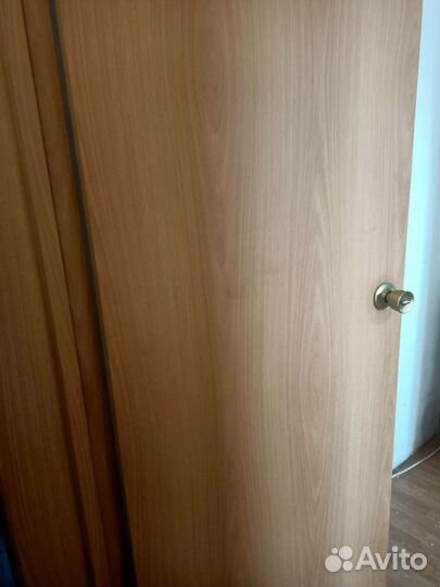 Дверь с коробкой и наличниками размер 80 на 2000