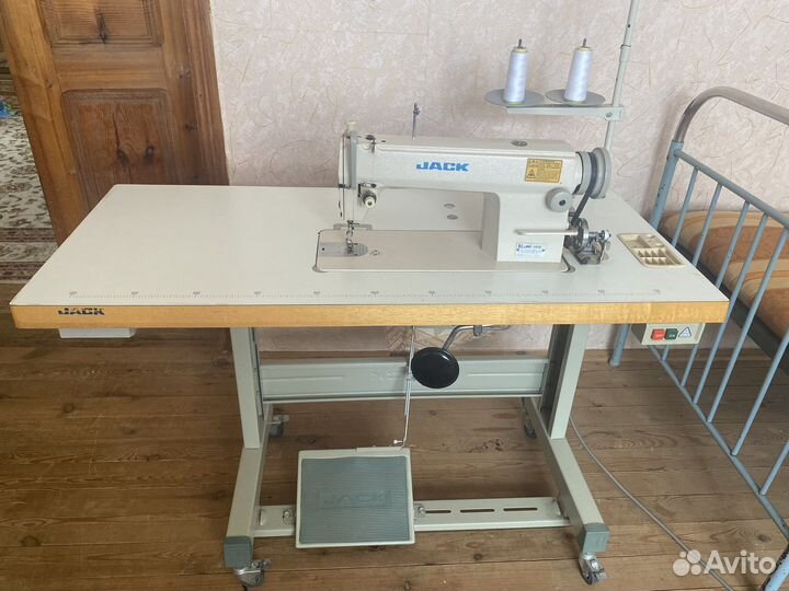 Продается швейная машина. В отличном состоянии