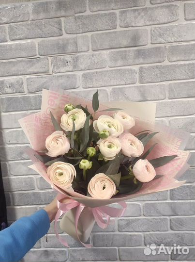 Доставка цветов Букетов Розы Пионы Гипсофила