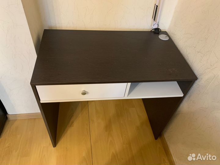 Письменный стол