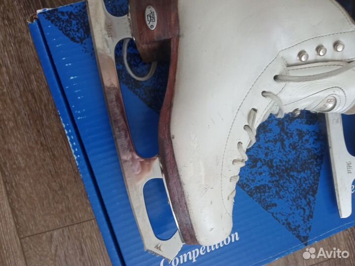 Фигурные коньки Riedell