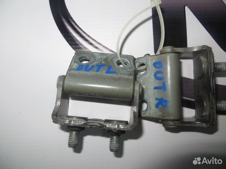 Петли крышки багажника Mitsubishi Outlander 3