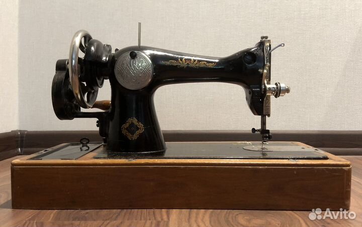 Швейная машина 