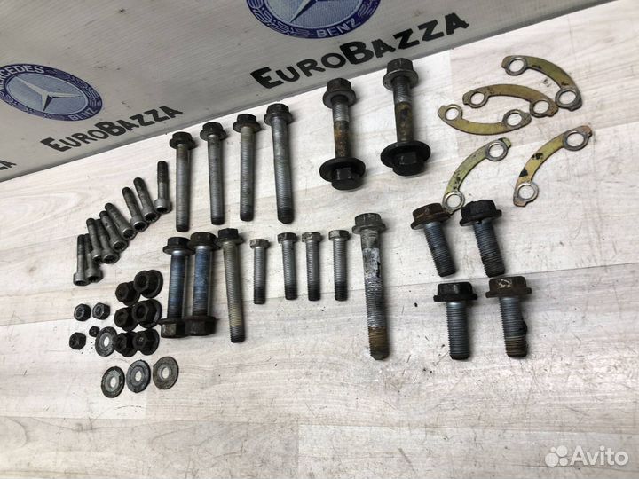 Болт подвески переднего моста Mercedes W638