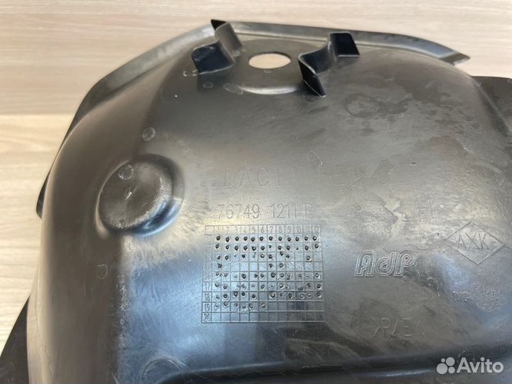 Подкрылок задний левый Renault Logan