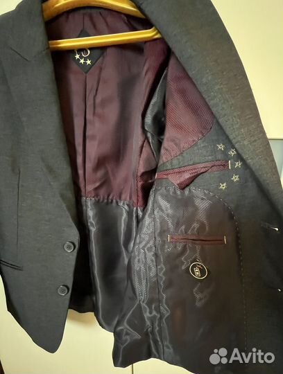 Школьный костюм для мальчика 128 серый