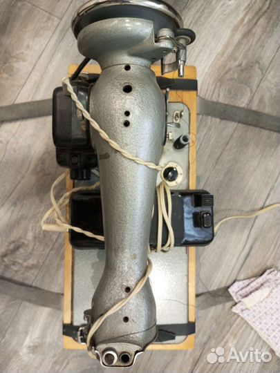 Швейная машинка 2М-34 с ножным электроприводом