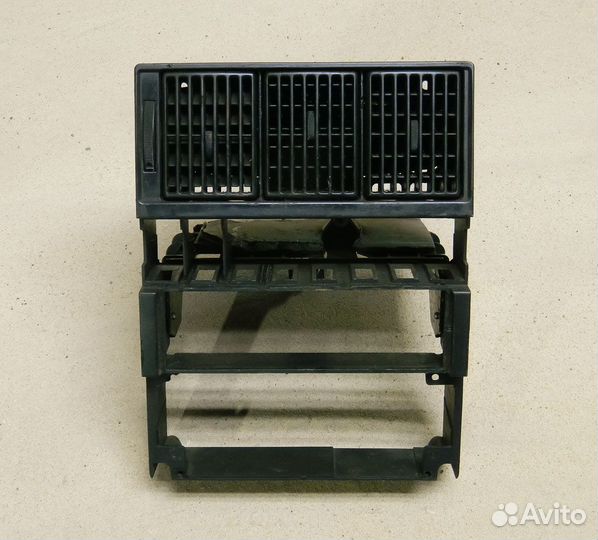 Консоль центральная с дефлектором Audi 80 B3