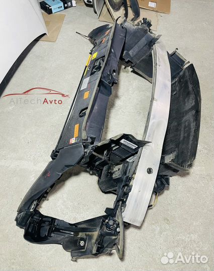 Рамка радиатора (телевизор) Mercedes-Benz W245