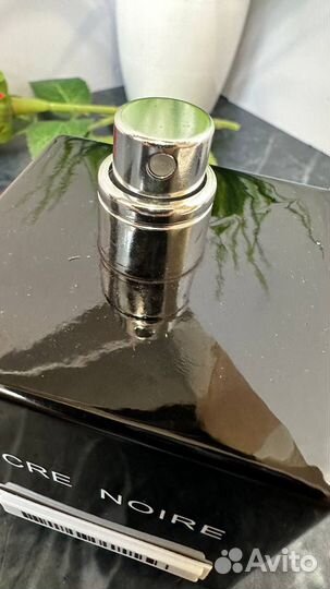 Lalique encre noire 98ml с витрины