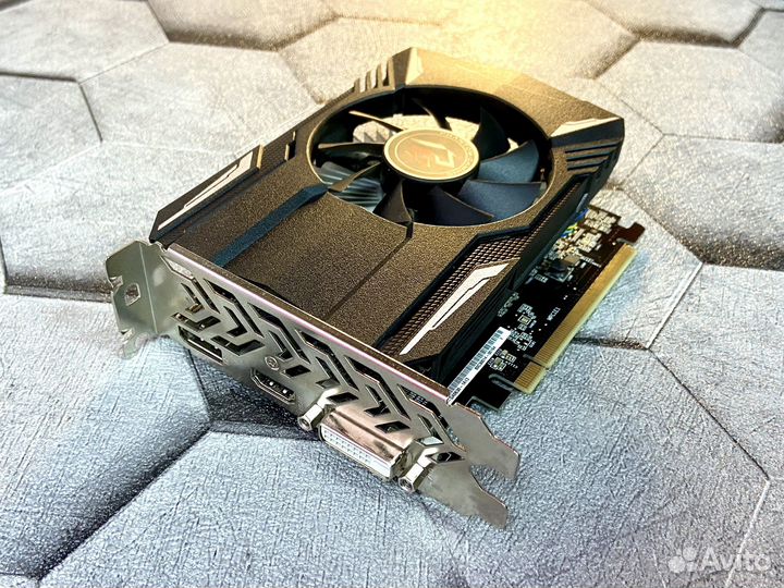 Видеокарта 4 GB Asrock AMD Radeon RX 560