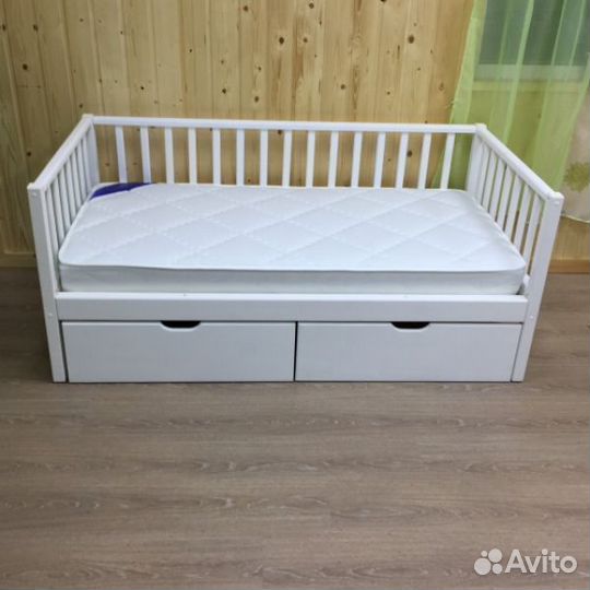 Детская кровать из бука