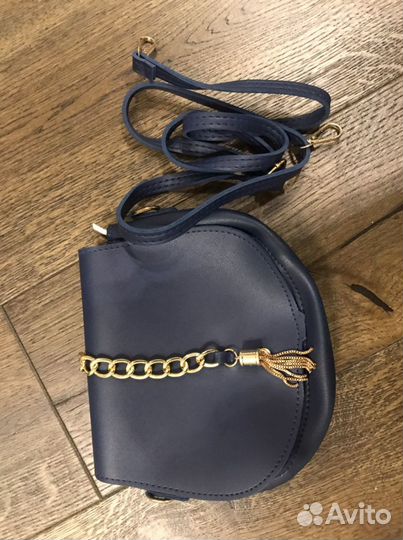Абсолютно новая маленькая сумочка