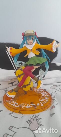 Аниме фигурка хатсуне мику