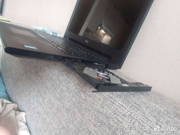Ноутбук Dell Inspiron 15