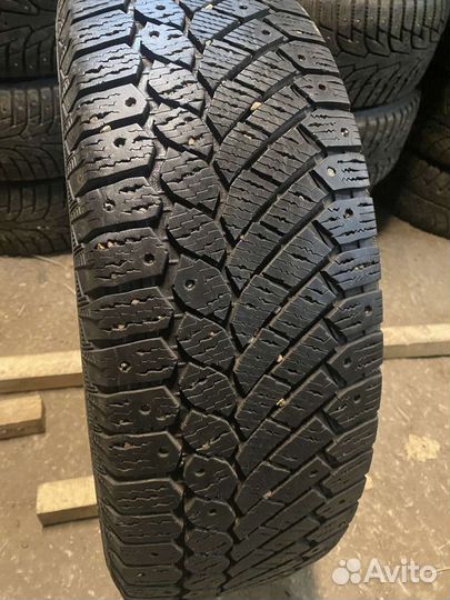 Gislaved Nord Frost 200 215/65 R16