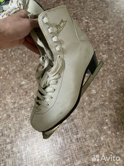 Коньки женские 36 размер