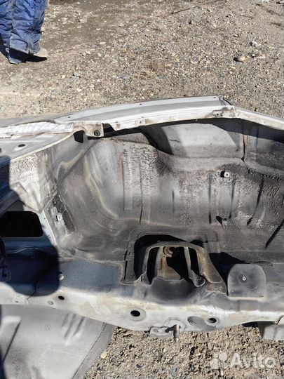 Крыло правое заднее Mitsubishi Pajero 4 2010 год