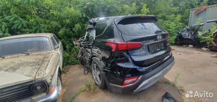 Авто на разборе Hyundai Santa Fe 2020